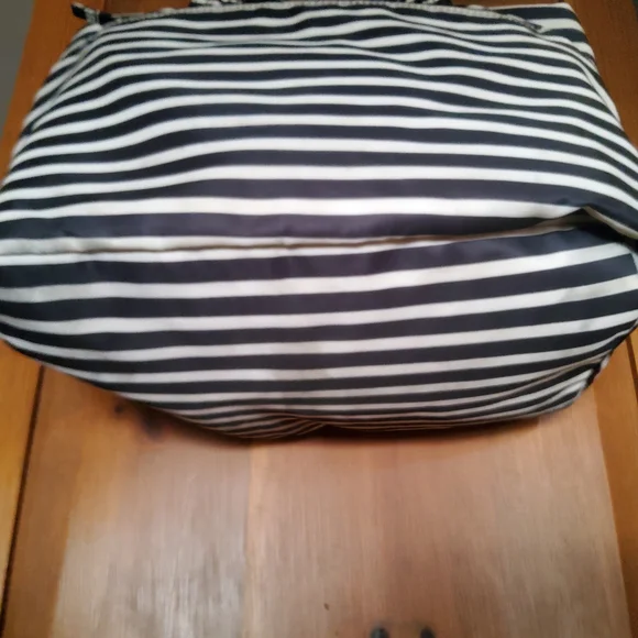 Kate Spade Black and White Stripe Barbara Duffle GUC - Picture 14 of 15